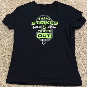 Boys Under Armour Tshirt - medium